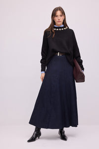 SWEATER WITH A BEADED COLLAR