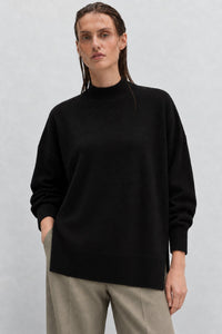 STAND-UP COLLAR BASIC KNIT SWEATER