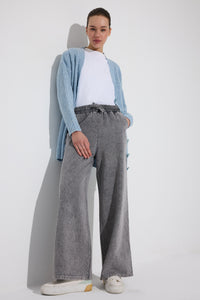 WIDE-LEG DENIM PANTS WITH ELASTIC WAISTBAND